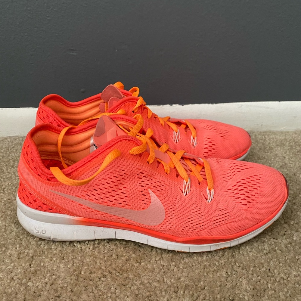 Women’s Nike sneakers